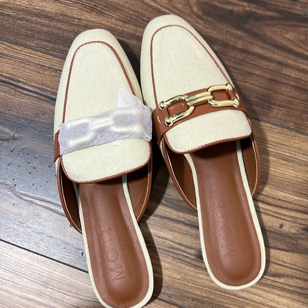 NWT MOTF slides, size 39